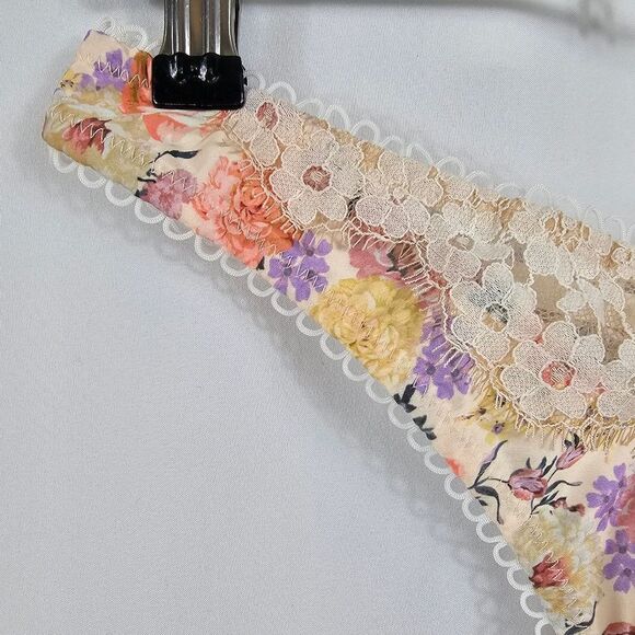NWT For Love and Lemons Garden Party Thong - Size XS - Picture 3 of 9